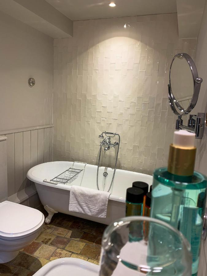 Bed and Breakfast La Petite Folie Honfleur Exterior foto